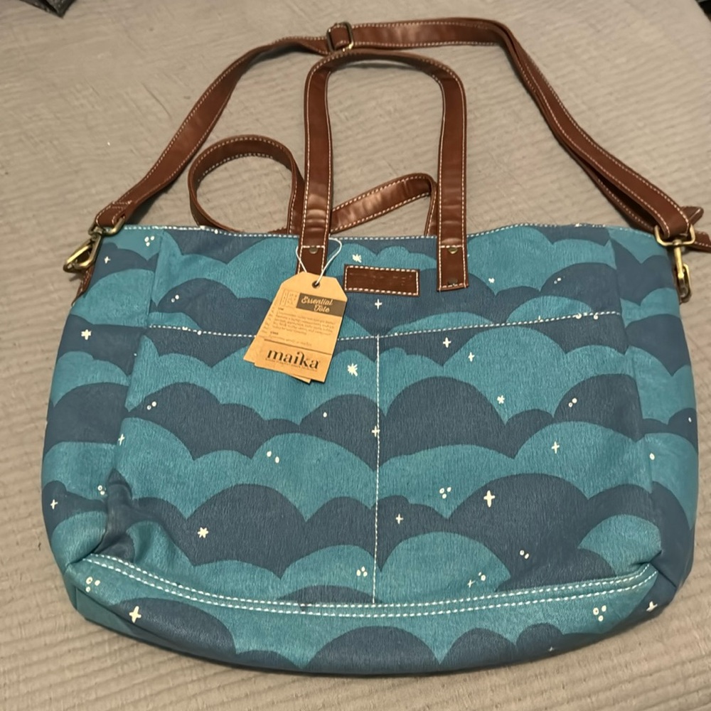 Maika essentials tote